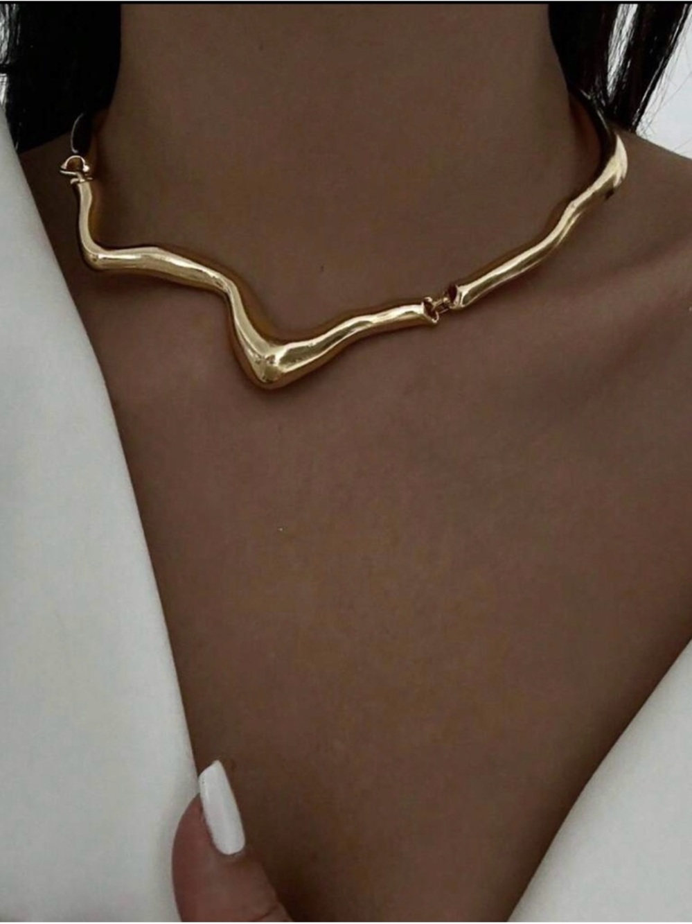 Elegant Gold Sculptural Choker Necklace - Designer Style
